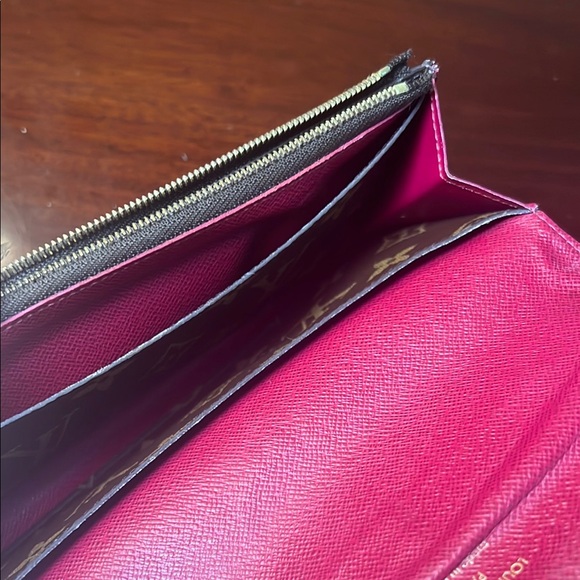 Louis Vuitton Monogram Brown Emelie Wallet - Picture 12 of 12